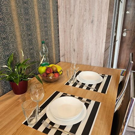 Studio Close To Royal Lazienki Park, Недалеко От Олинек Varsó Kültér fotó